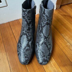 Gorgeous Like New Women's Snake Skin (Real Leather) Talbots Boots size 8 1/2